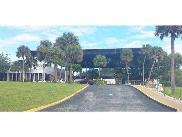 Environ Towers 1, 7100 Radice Ct #708, Lauderhill, Florida 33319, image 3