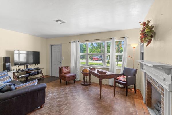 Valencia At Wilton Manors, 2420 NE 7th Ave, Wilton Manors, Florida 33305, image 2