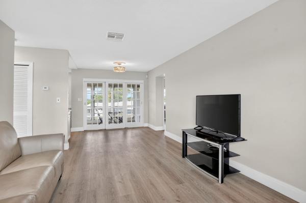 Crystal Lake 941, 941 Crystal Lake Dr #311, Deerfield Beach, Florida 33064, image 3