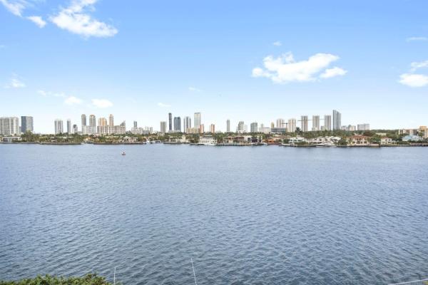 Reef East, 16558 NE 26th Ave #6C, North Miami Beach, Florida 33160, image 2
