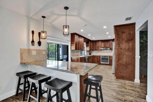Oakwood, 326 NW 101st Ter, Coral Springs, Florida 33071, image 1