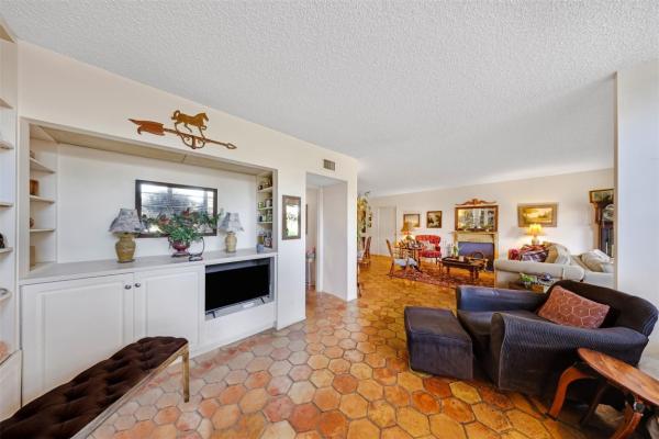 Palm-Aire Country Club 6, 3930 Oaks Clubhouse Dr #105, Pompano Beach, Florida 33069, image 1