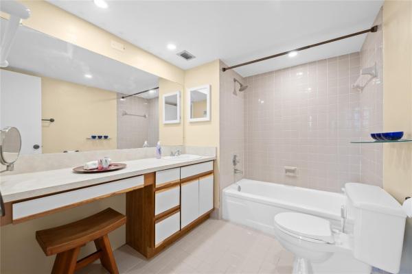 Rolling Hills Golf And Tennis Club, 3300 W Rolling Hills Cir #610, Davie, Florida 33328, image 1