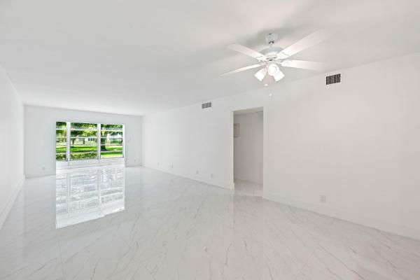 Lucaya Village, 2202 Lucaya Bnd #M1, Coconut Creek, Florida 33066, image 1