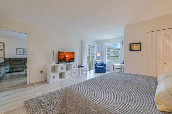 18th Hole At Inverrary, 3920 Inverrary Blvd #404C, Lauderhill, Florida 33319, image 1