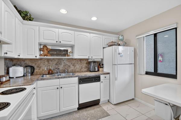 D'Este Court At The Fountains Country Club, 4272 Deste Ct #106, Lake Worth, Florida 33467, image 3