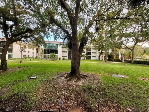 Bonaire At Woodmont, 7653 NW 79th Ave #110, Tamarac, Florida 33321, image 1