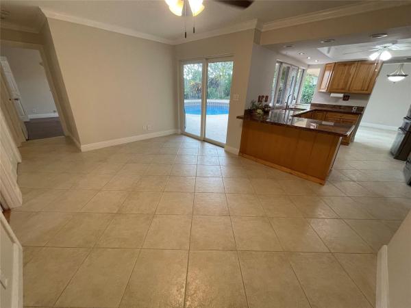 Sunflower, 7308 NW 81st St, Tamarac, Florida 33321, image 3