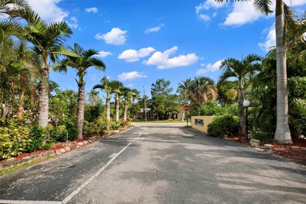Azul At Kimberly Lake, 4051 NE 13th Ave #62-3, Oakland Park, Florida 33334, image 2