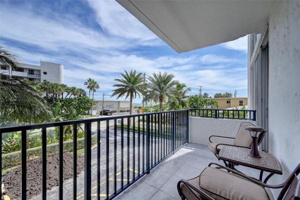 Silver Thatch Atlantic Plaza, 525 N Ocean Blvd #T-2, Pompano Beach, Florida 33062, image 2