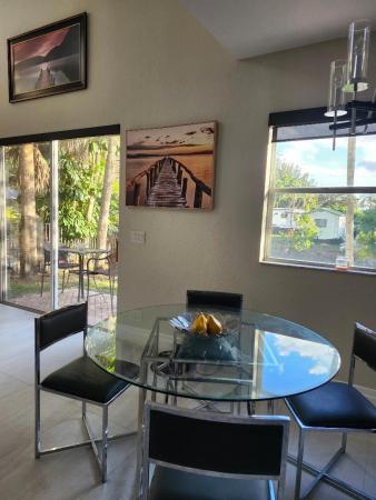 Colony Court, 12410 SW 1st St, Plantation, Florida 33325, image 3