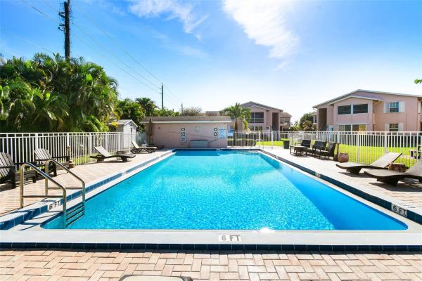 12394 Alternate A1a #O4, Palm Beach Gardens, Florida 33410, image 1