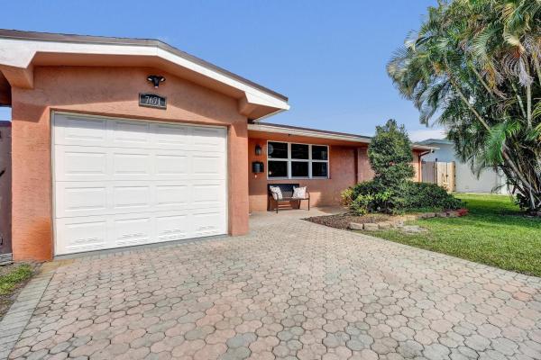 Boulevard Heights, 7671 NW 15th Ct, Pembroke Pines, Florida 33024, image 2