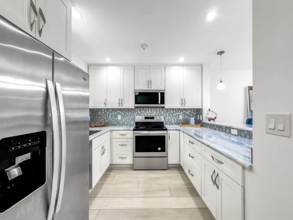 Drexel Arms, 2301 NE 36th St #202, Lighthouse Point, Florida 33064, image 3