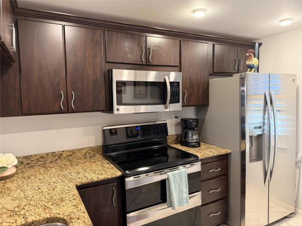 Sunrise Lakes 4, 2726 NW 104th Ave #401, Sunrise, Florida 33322, image 2