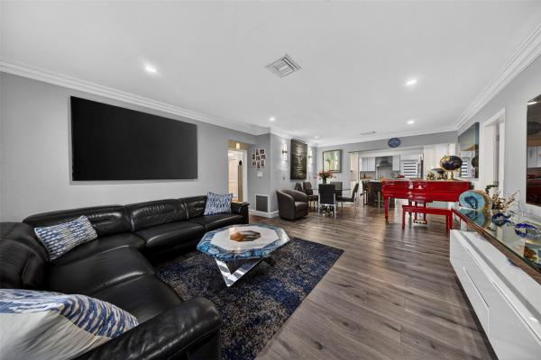 Gulfstream Estates, 918 NE 4th St, Hallandale Beach, Florida 33009, image 2