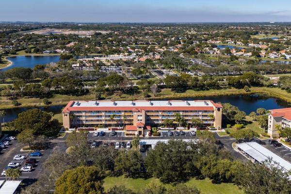 Regal Shores North At Coral Lakes, 5906 Crystal Shores Dr #404, Boynton Beach, Florida 33437, image 2