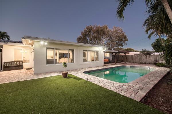 Lighthouse Point Estates, 2120 NE 31st St, Lighthouse Point, Florida 33064, image 1