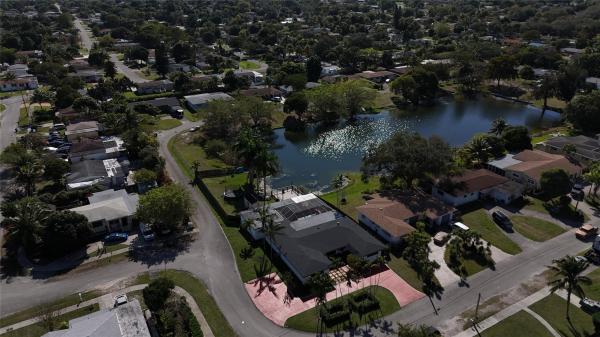 Biscayne Gardens, 940 NW 151st St, Golden Glades, Florida 33169, image 1