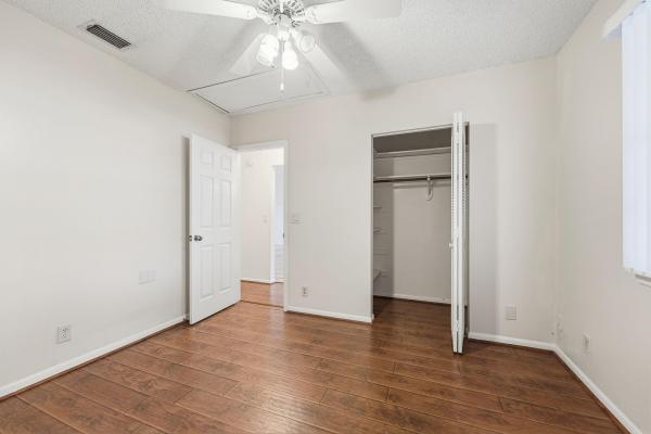 708 Dixie Ln, West Palm Beach, Florida 33415, image 2