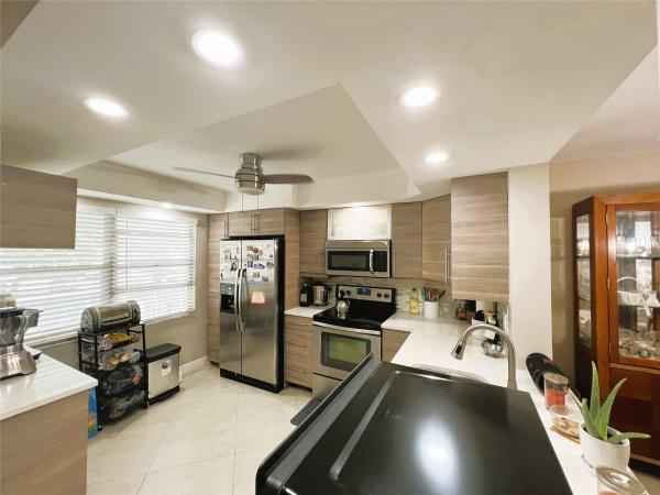 Portofino Village, 3001 Portofino Isle #E2, Coconut Creek, Florida 33066, image 1