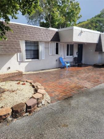 Central Oakland Park, 770 NE 38th St #F, Oakland Park, Florida 33334, image 1