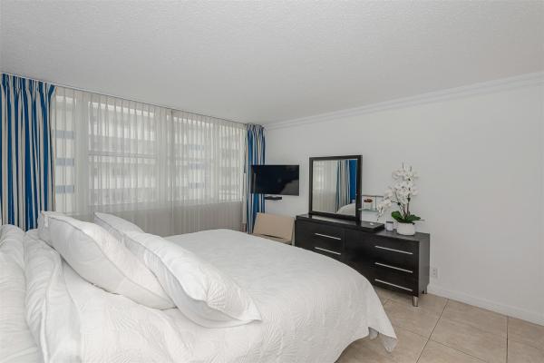 Parker Tower, 3140 S Ocean Dr #509, Hallandale Beach, Florida 33009, image 1