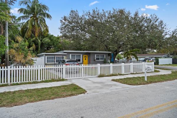 Hollywood Beach Heights, 5829 Hayes St, Hollywood, Florida 33021, image 1