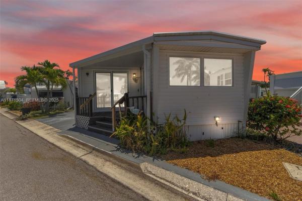 Briny Breezes Mobile Home Park, 204 Flamingo Dr, Briny Breezes, Florida 33435, image 2
