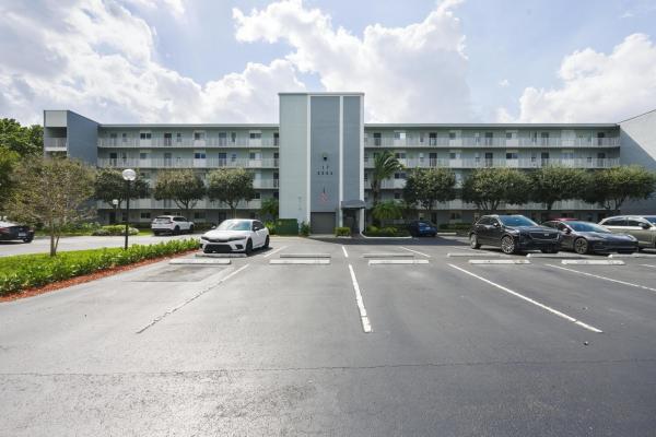 Olympic Pointe At Cypress Bend, 2226 N Cypress Bend Dr #102, Pompano Beach, Florida 33069, image 1