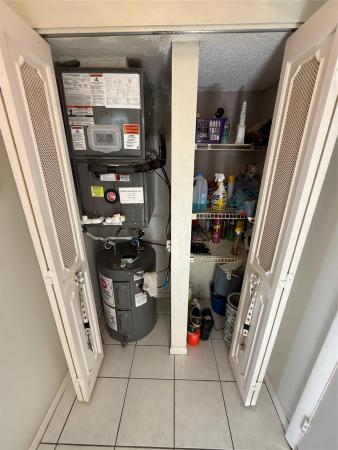 Meadowbrook Lakes, 425 SE 11th Ter #302, Dania Beach, Florida 33004, image 3