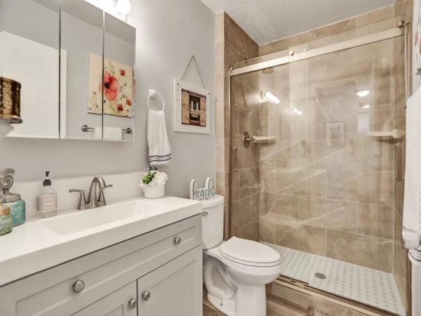 Golden Lakes Village, 138 Lake Barbara Dr, West Palm Beach, Florida 33411, image 3