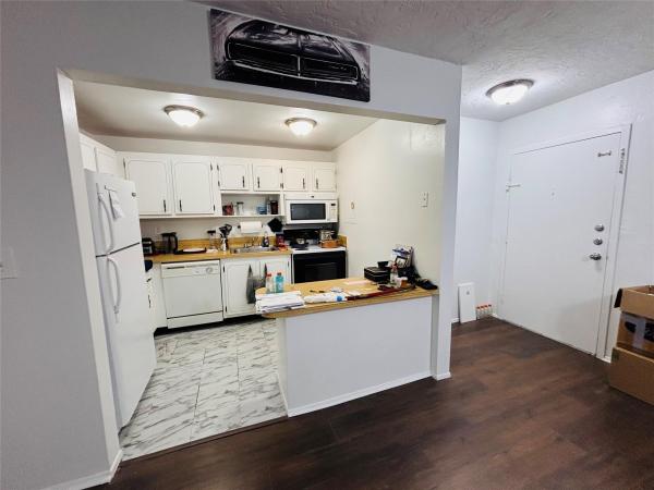 Omega, 7300 NW 17th St #405, Plantation, Florida 33313, image 2