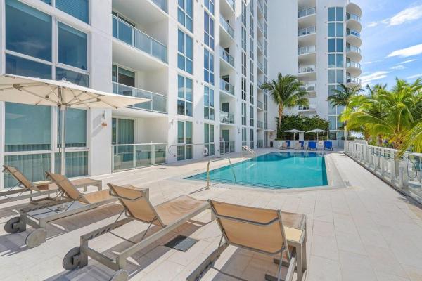 Tiffany House, 401 N Birch Rd #1001, Fort Lauderdale, Florida 33304, image 2