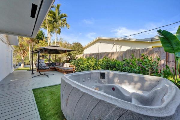 Davis Isles, 4417 SW 38th Ter, Dania Beach, Florida 33312, image 1