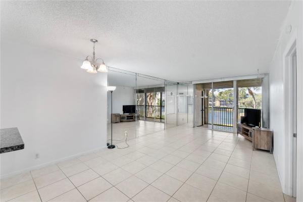 Cypress Chase North, 3341 NW 47th Ter #206, Lauderdale Lakes, Florida 33319, image 2