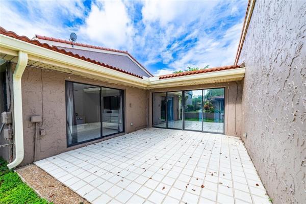 The Townhouses Of Emerald Hills, 402 Saint Andrews Rd #55, Hollywood, Florida 33021, image 3