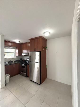 El Sol At Main Street, 4071 N Dixie Hwy #19, Oakland Park, Florida 33334, image 1