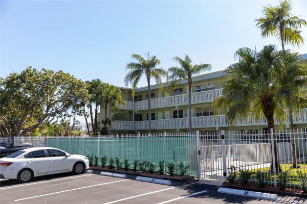 Gateway Arms, 1900 NE 8th Ct #201, Fort Lauderdale, Florida 33304, image 1