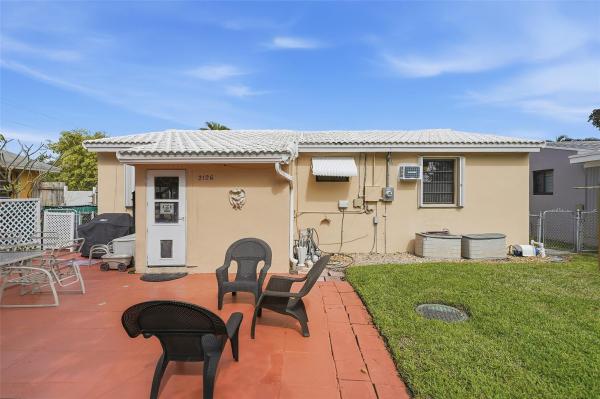 Hollywood Park, 2126 Taft St, Hollywood, Florida 33020, image 1