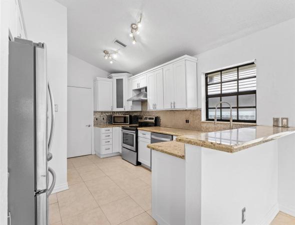 Cambridge At Aberdeen, Boynton Beach, Florida 33472, image 1