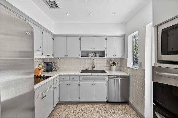 Amadale, 2701 NE 10th Ter, Wilton Manors, Florida 33334, image 3