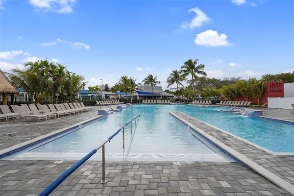 Berkshire, 3034 Berkshire B, Deerfield Beach, Florida 33442, image 3