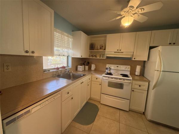 Sunrise Lakes 3, 2761 N Pine Island Rd #204, Sunrise, Florida 33322, image 1