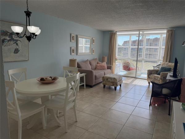 Sunrise Lakes 3, 2761 N Pine Island Rd #204, Sunrise, Florida 33322, image 3