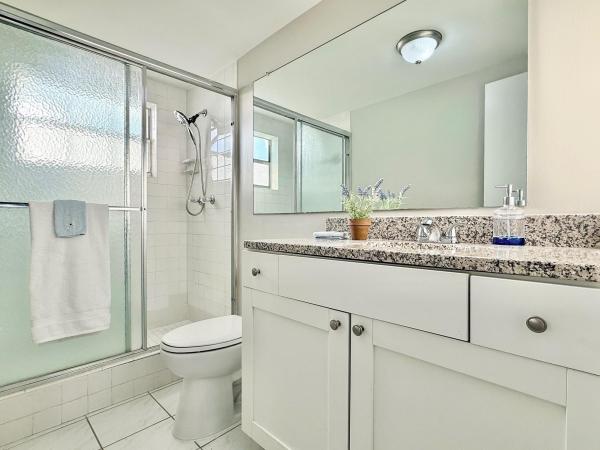 Emerald, 4401 NW 41st St #104, Lauderdale Lakes, Florida 33319, image 2