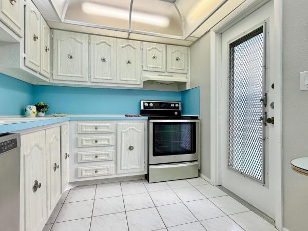 Emerald, 4401 NW 41st St #104, Lauderdale Lakes, Florida 33319, image 3