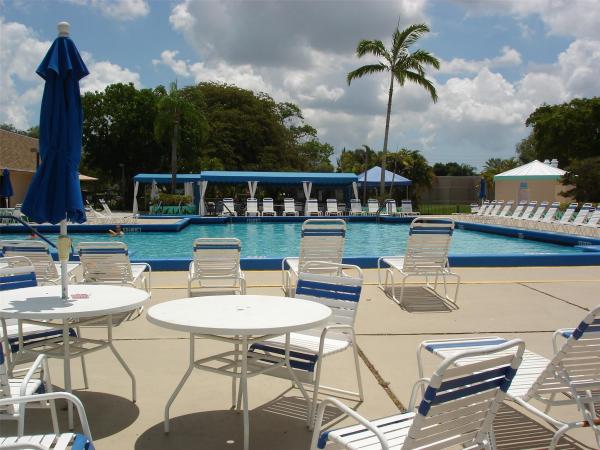 Sunrise Lakes 4, 2580 NW 103rd Ave #406, Sunrise, Florida 33322, image 1