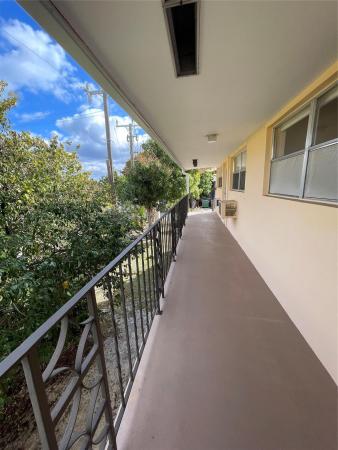 Carlton Terrace, 2141 NE 56th St #209, Fort Lauderdale, Florida 33308, image 3