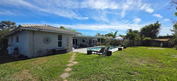 Oakwood, 688 NW 100th Ln, Coral Springs, Florida 33071, image 2